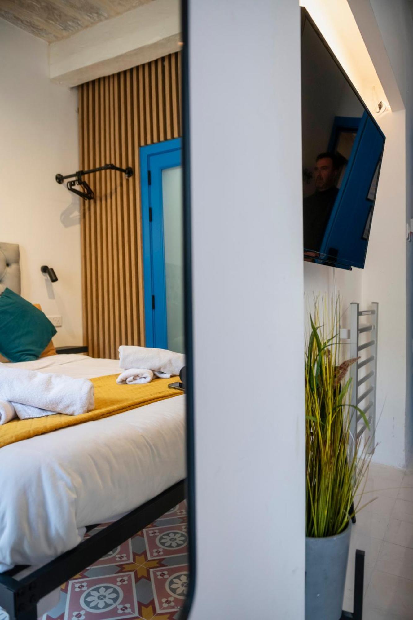 Mandera's Boutique & Dorms Gasthof